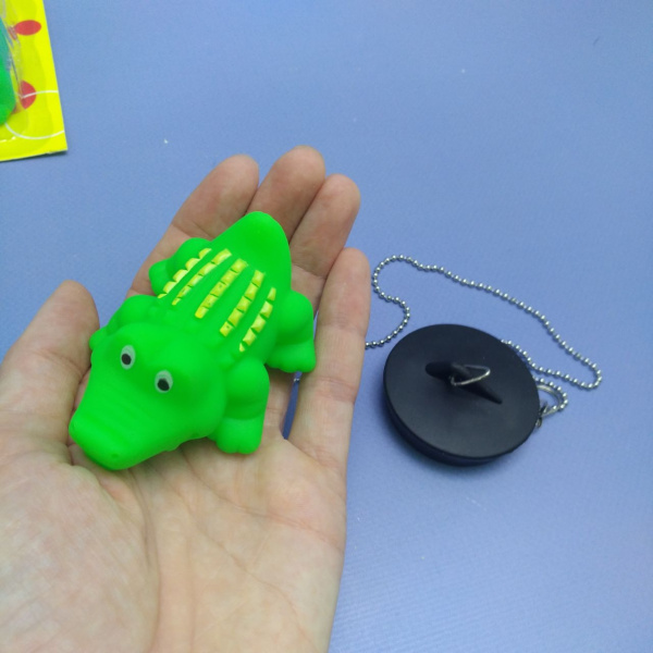 Пробка для ванны с игрушкой - пищалкой на цепочке Веселые плескания